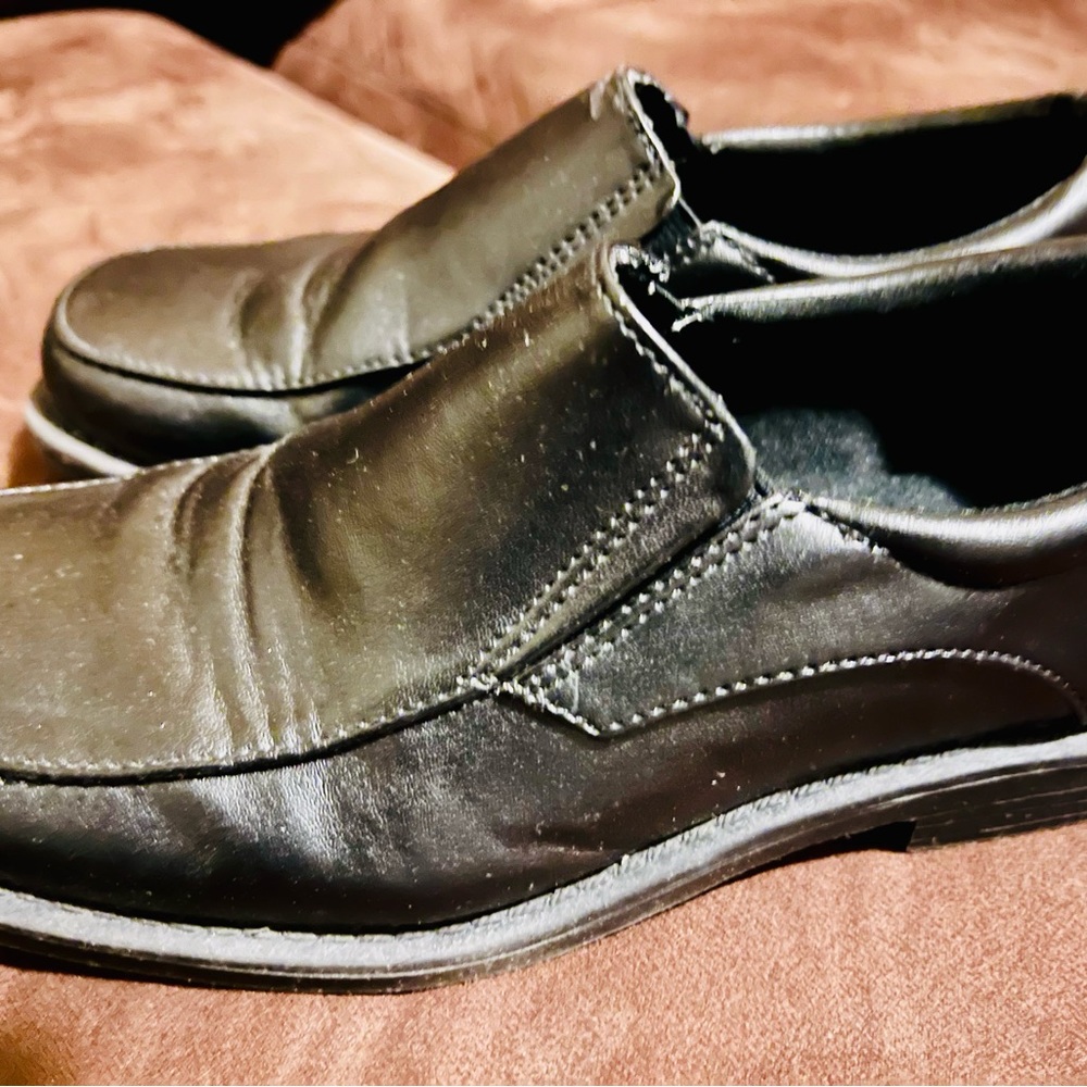 Black dress shoes